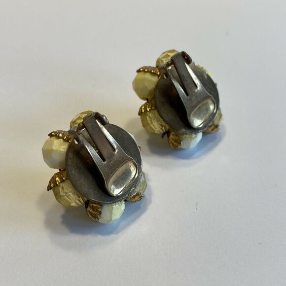 Vintage mid century clip on earrings retro beaded clusters creamy white & yellow - Picture 2 of 4